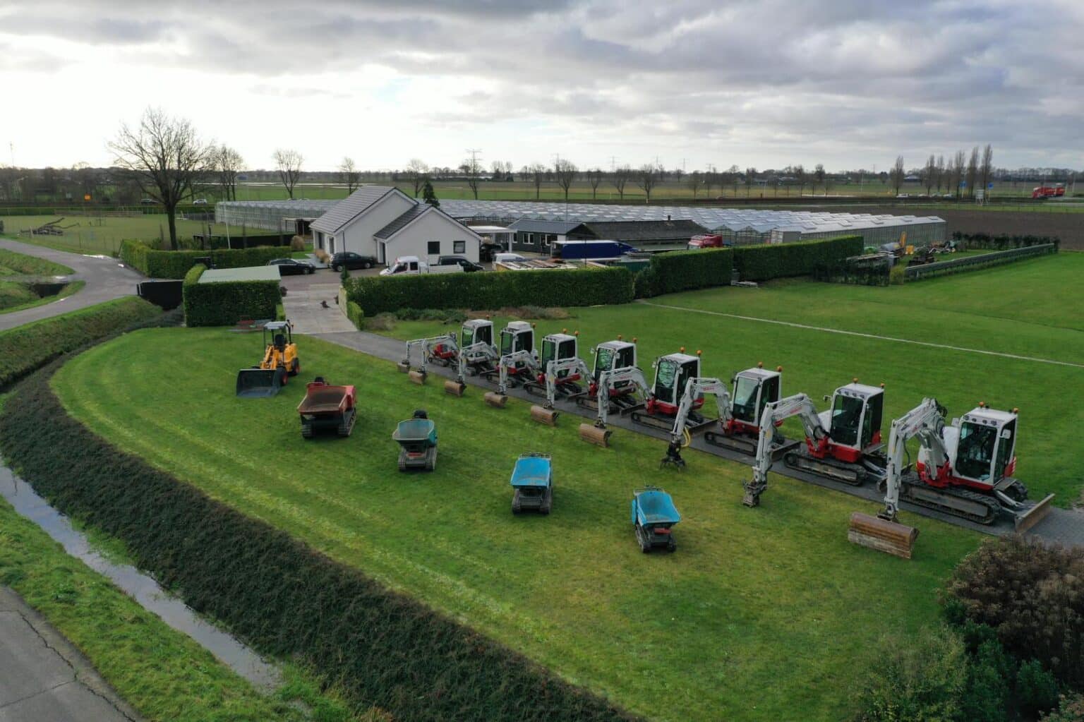 Graafmachines op het gras